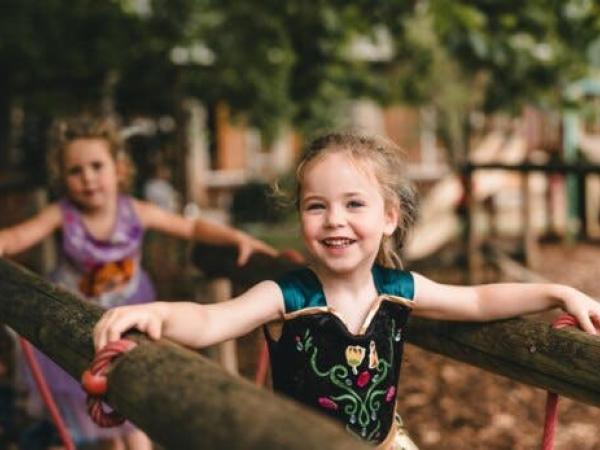 Het verkleedfeest © Heyo Vakantiekampen