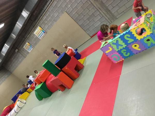 Helden in de sportzaal © Heyo Vakantiekampen