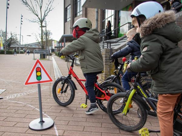 Sportie op de fiets © Heyo Vakantiekampen