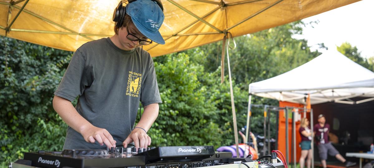 dj