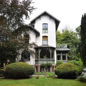 Onroerend erfgoed Schoten, Sunny Home, Grote Singel 11, art-nouveauelementen