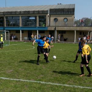 Groot Scholentornooi voetbal: bekijk de foto's en uitslagen