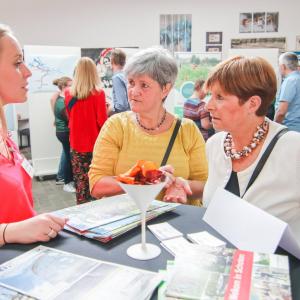 Schoten verwelkomt nieuwe inwoners met ontbijt (fotoreportage)