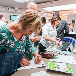 Schoten verwelkomt nieuwe inwoners met ontbijt (fotoreportage)